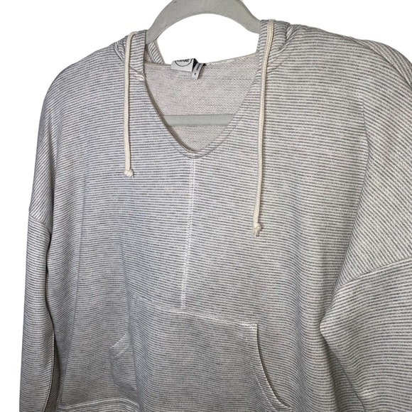 Paper Crane cropped gray and white micro striped popover hoodie Sz M‎ - Picture 2 of 6